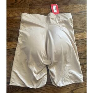 Spanx Women's Booty Booster Shapewear Shorts Underwear - M
